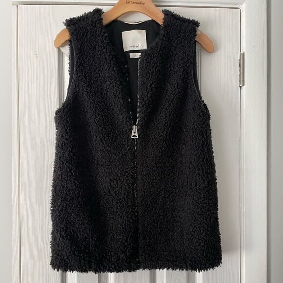 Aritzia Wilfred Black Vest - Picture 1 of 8